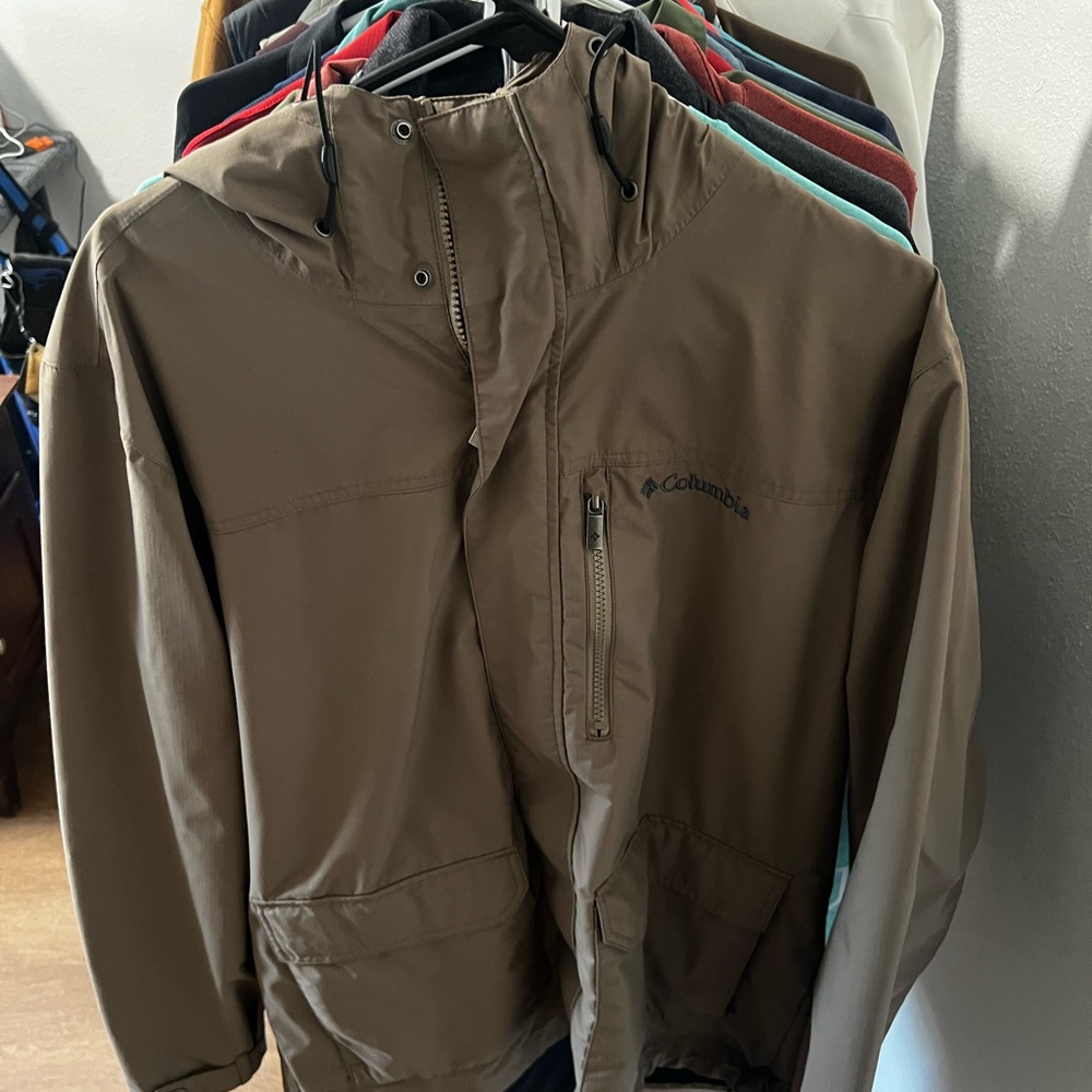 Columbia Omni tech rain jacket